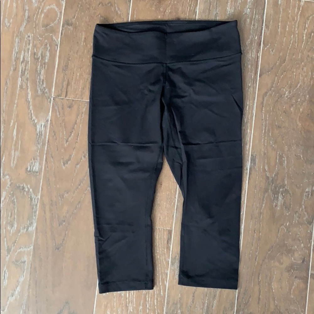 Lululemon crops